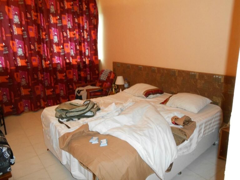 HÔTEL INVEST SARL